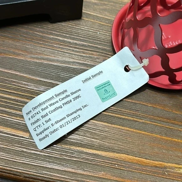 PartyLite (New Development Sample) Red Wave Candle Sleeve - Picture 6 of 7